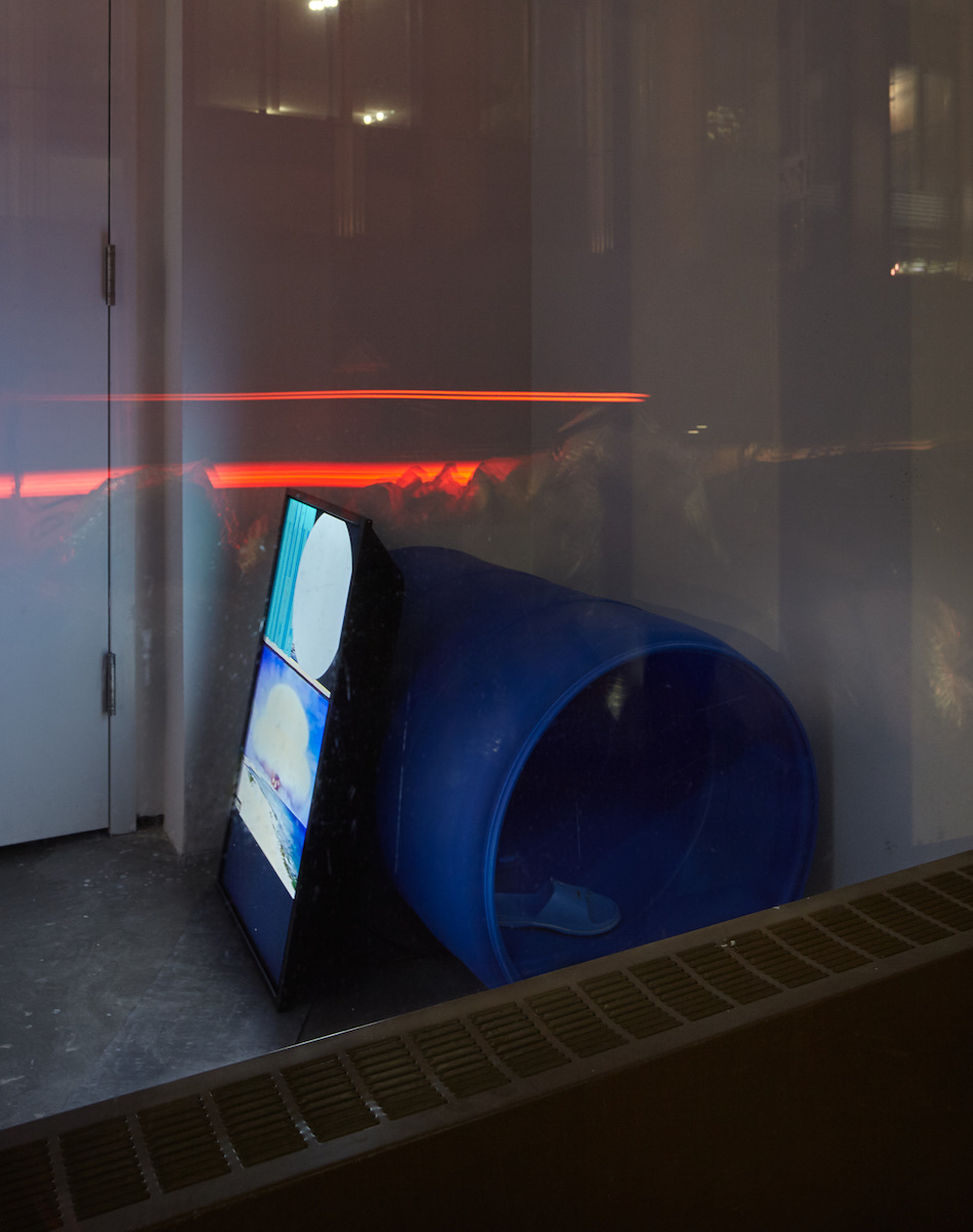 Installation shot: calling@sweeneyshoal, Cuchifritos Gallery & Project Space. Photo: Brad Farwell